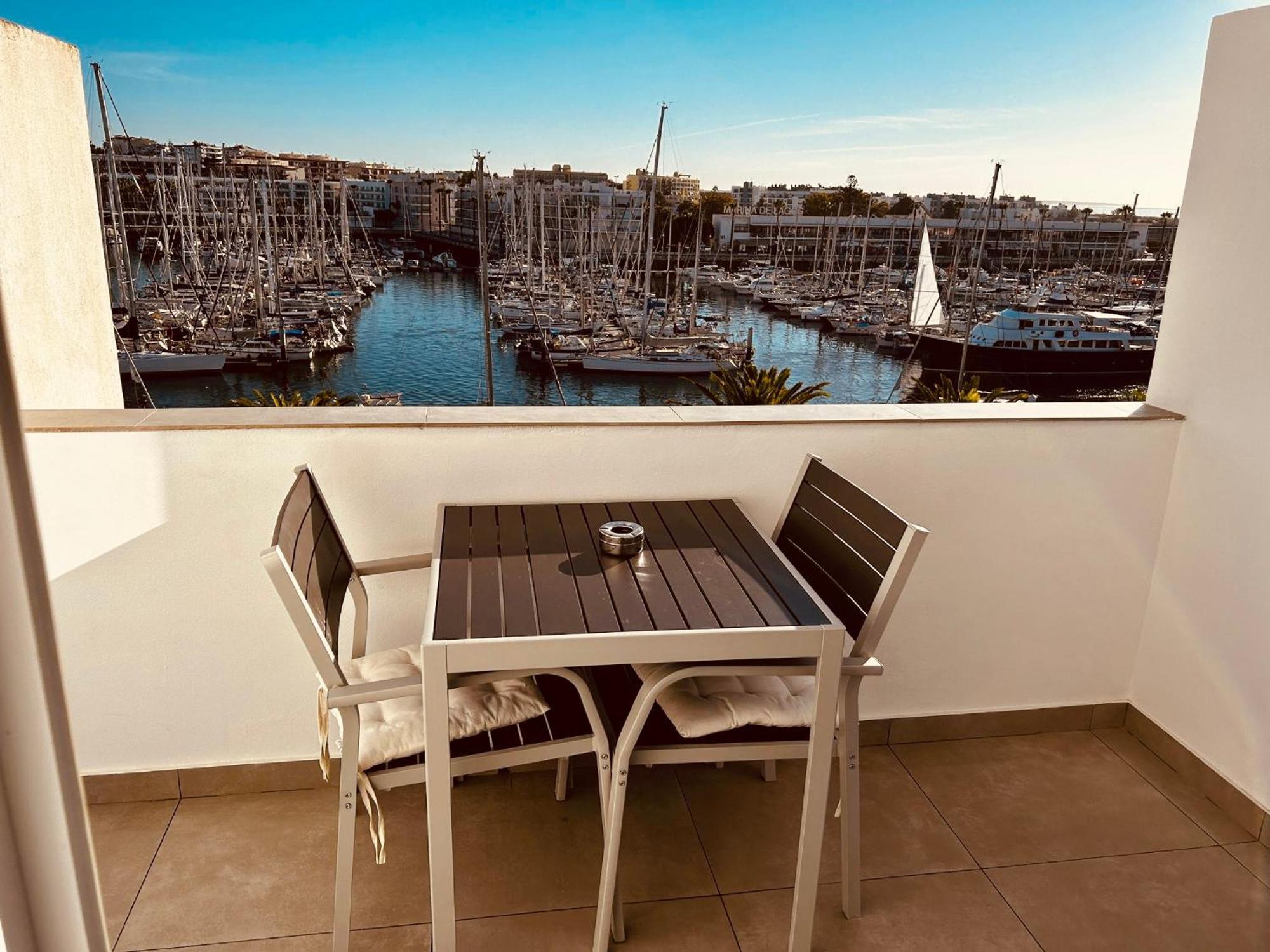 Central Lagos Apt With Marina Views Near Beaches Exterior photo