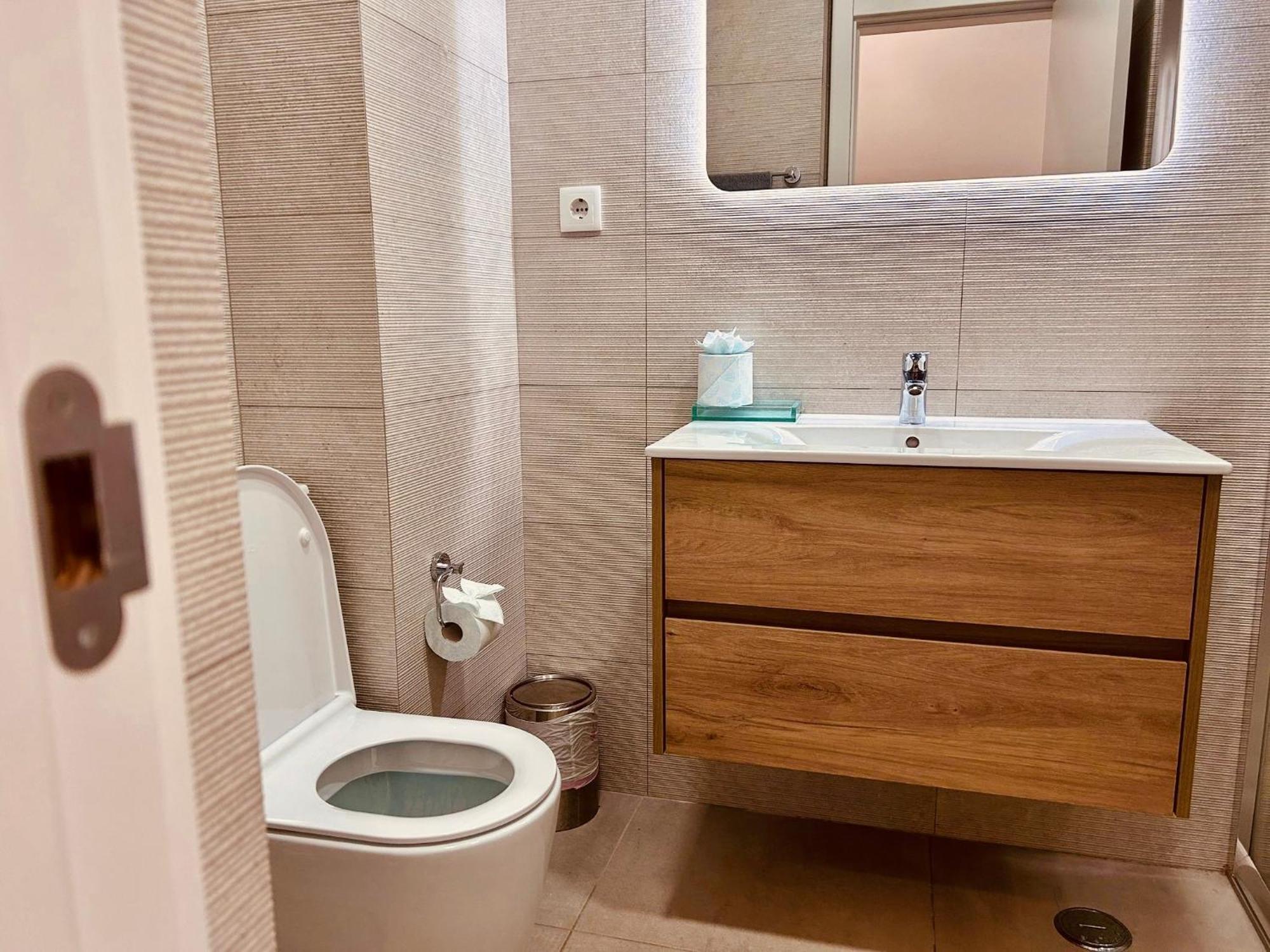 Central Lagos Apt With Marina Views Near Beaches Exterior photo