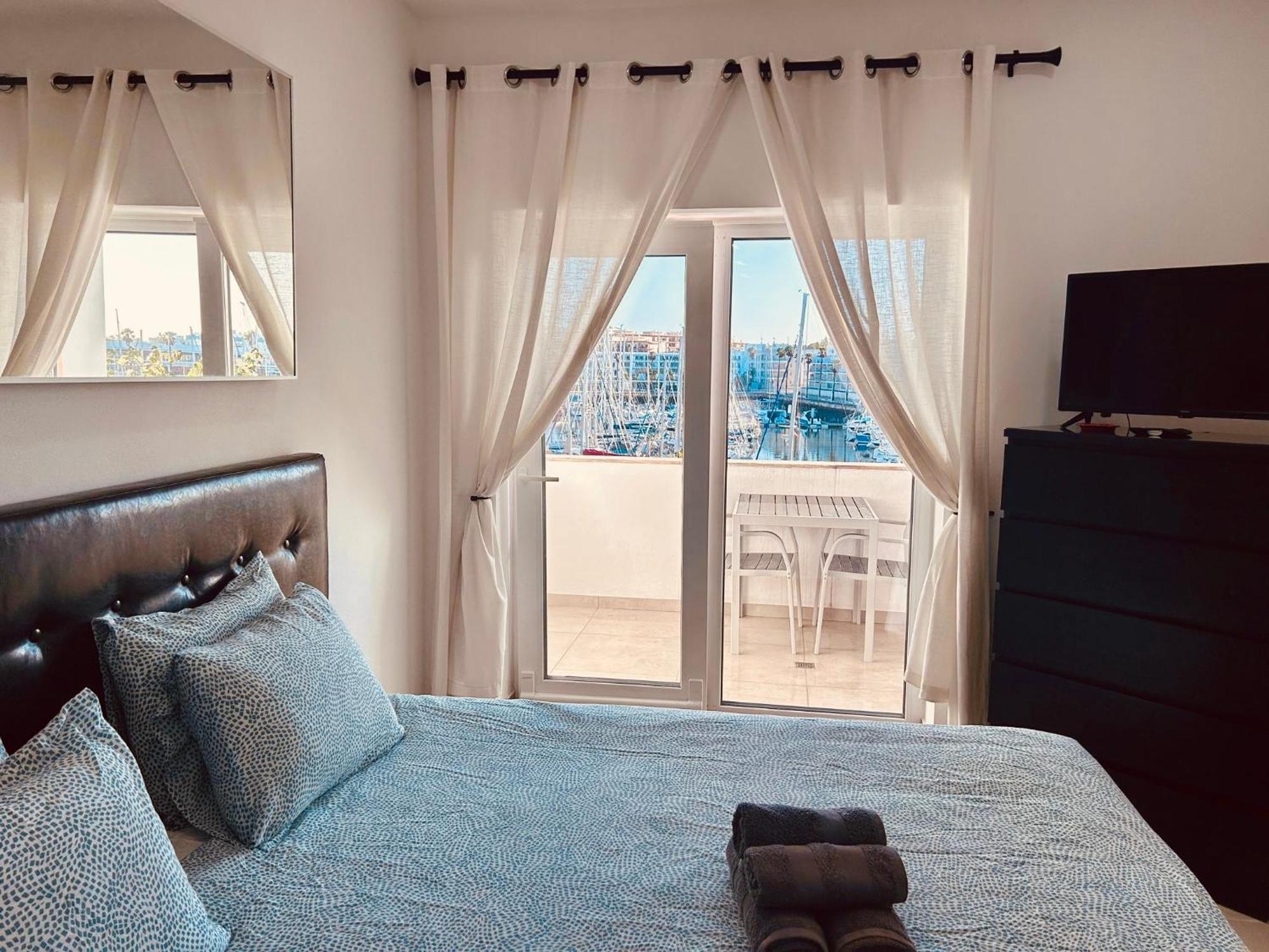 Central Lagos Apt With Marina Views Near Beaches Exterior photo
