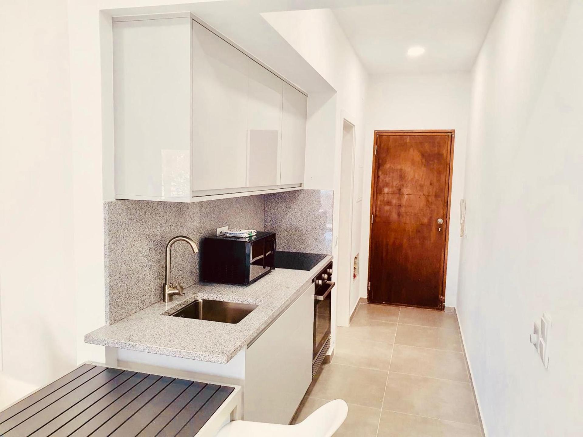 Central Lagos Apt With Marina Views Near Beaches Exterior photo