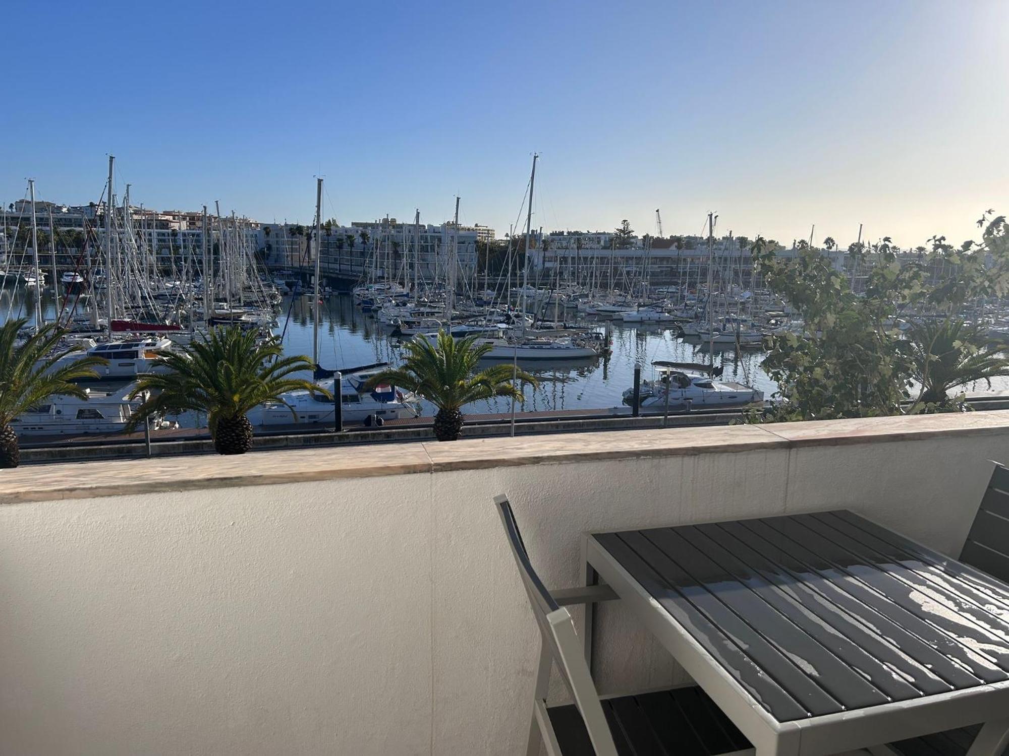 Central Lagos Apt With Marina Views Near Beaches Exterior photo